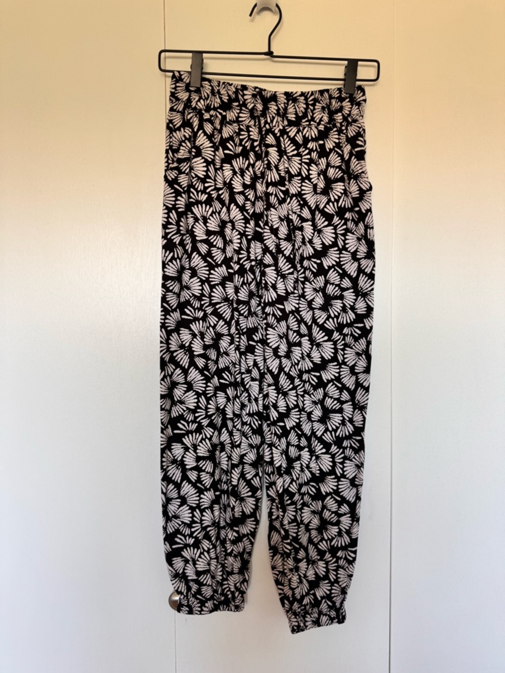 blue island Black and White Floral Pull-On Joggers